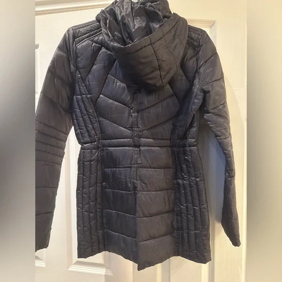 Guess Women's Black Quilted Puffer Jacket - Picture 2 of 3